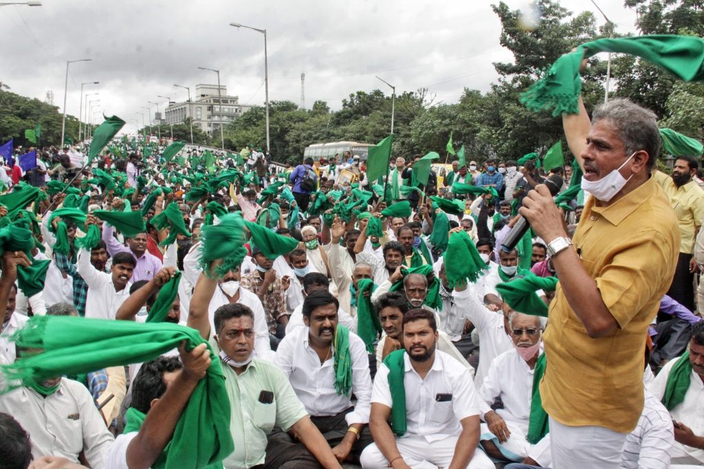 Huge response to Bharat bandh in Karnataka towns, villages